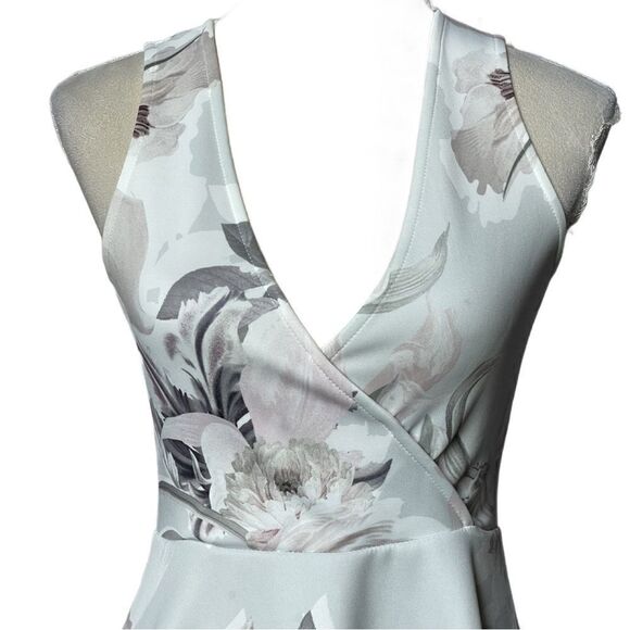Quiz Pale Mint Green Scuba Fit & Flare Hi/Low Floral Swing Dress (Size: 4) - Picture 6 of 16